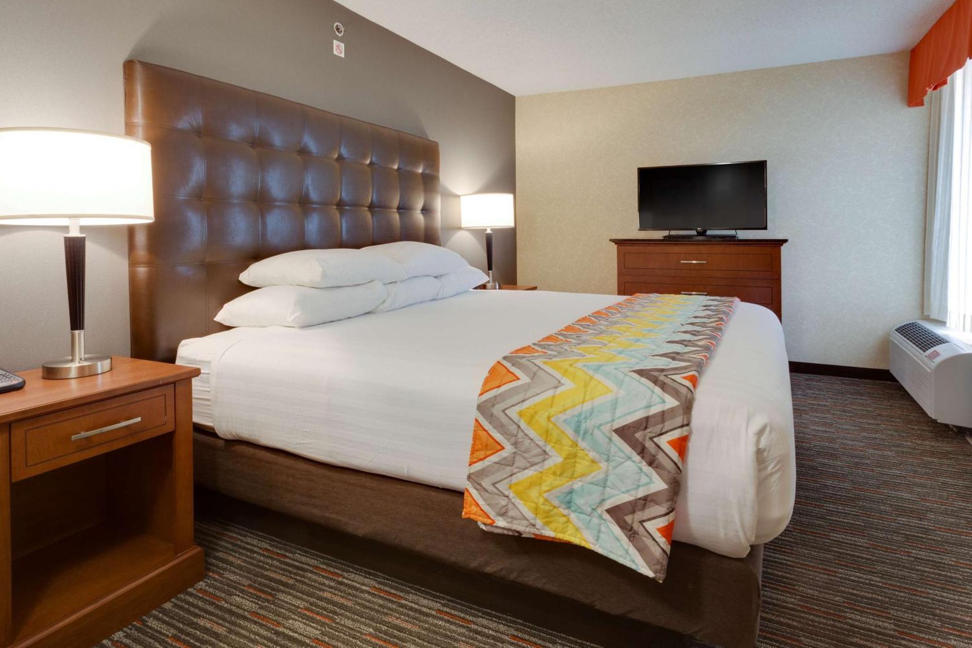 Drury Inn & Suites Columbia Stadium Boulevard エクステリア 写真