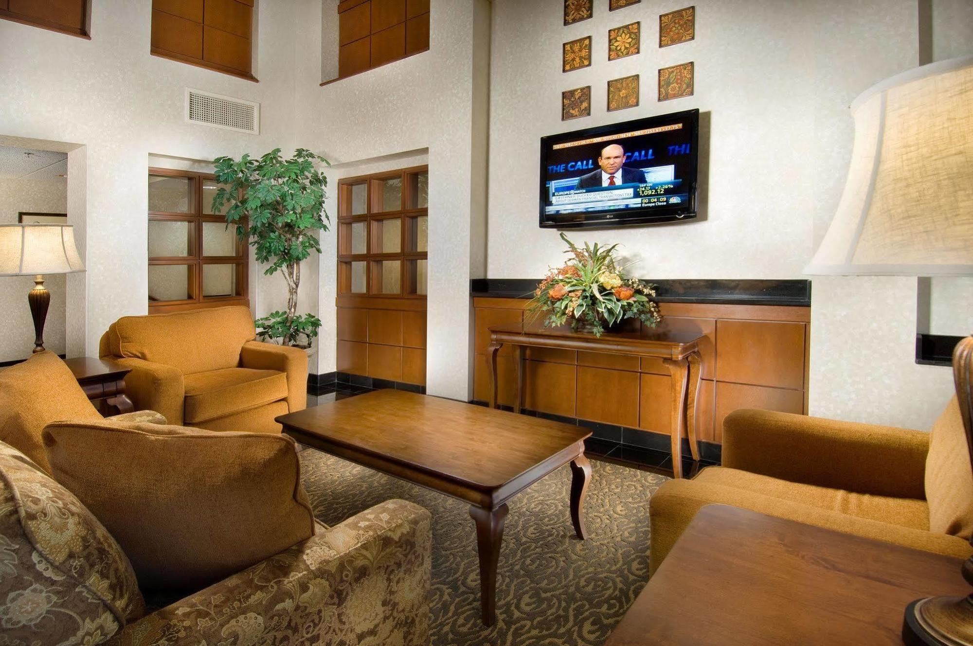 Drury Inn & Suites Columbia Stadium Boulevard エクステリア 写真